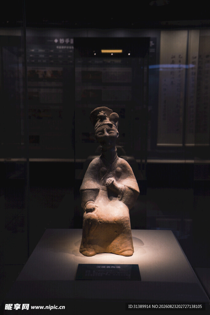 古代陶俑展示于博物馆