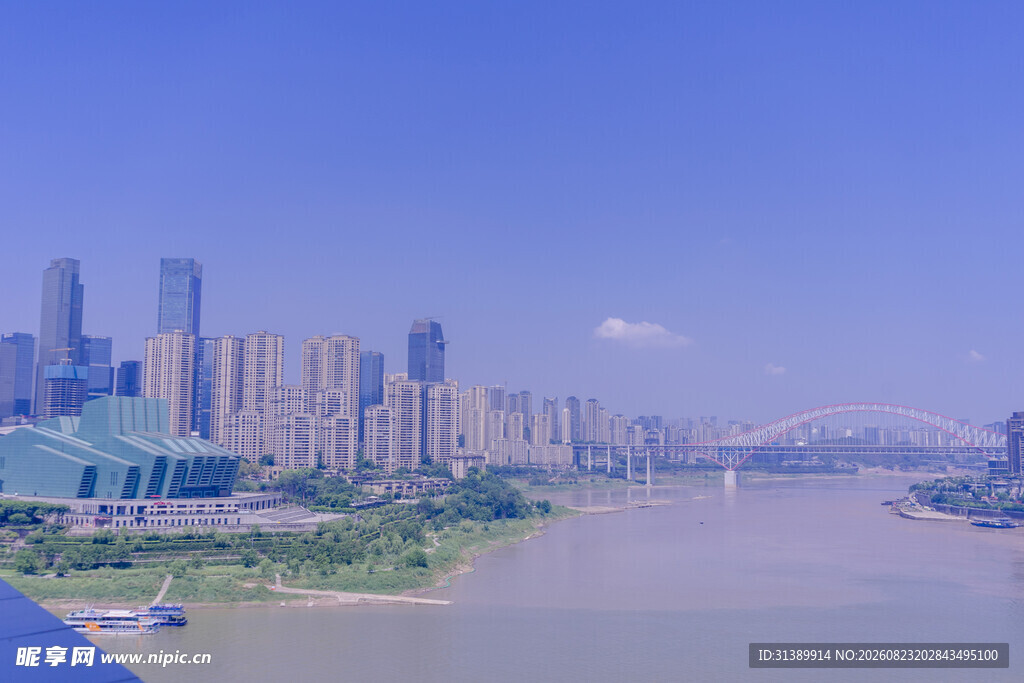 城市江畔高楼美景