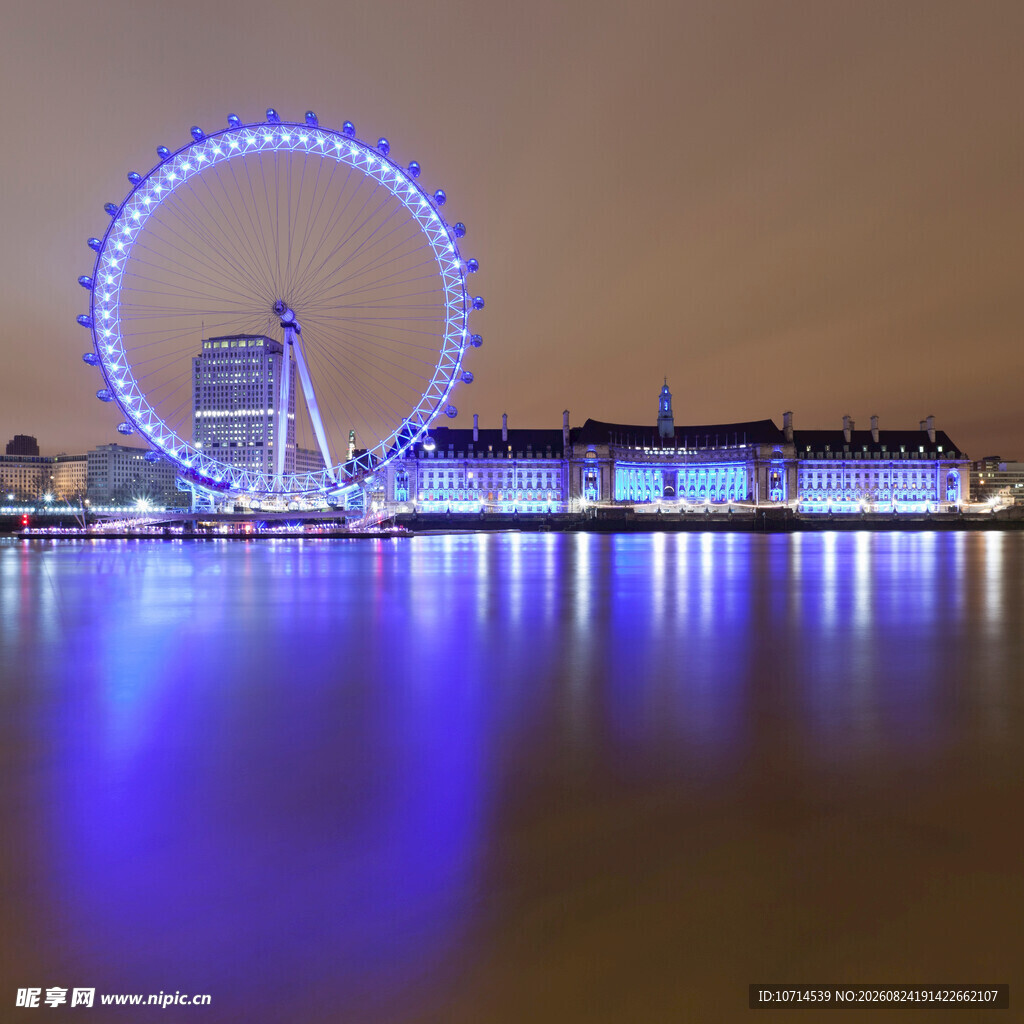伦敦眼夜景璀璨河畔风光