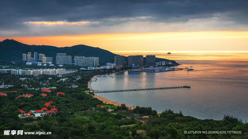 海滨黄昏美景