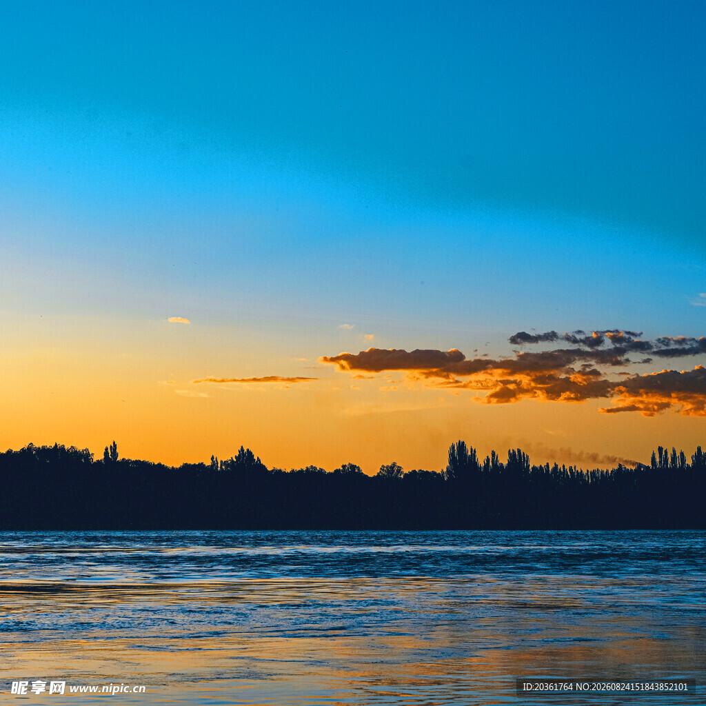 海边日落时分美丽景致