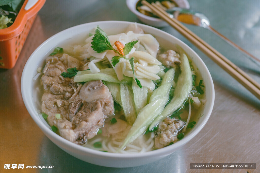 美味排骨面