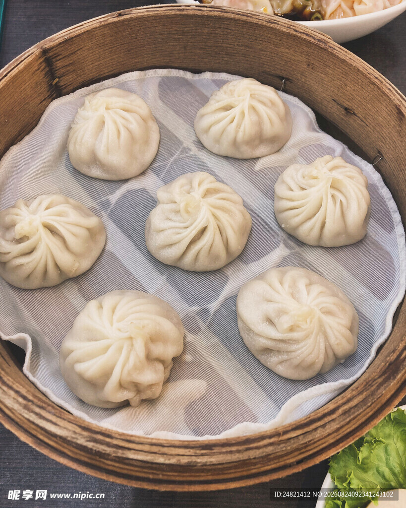 竹笼里的美味小笼包