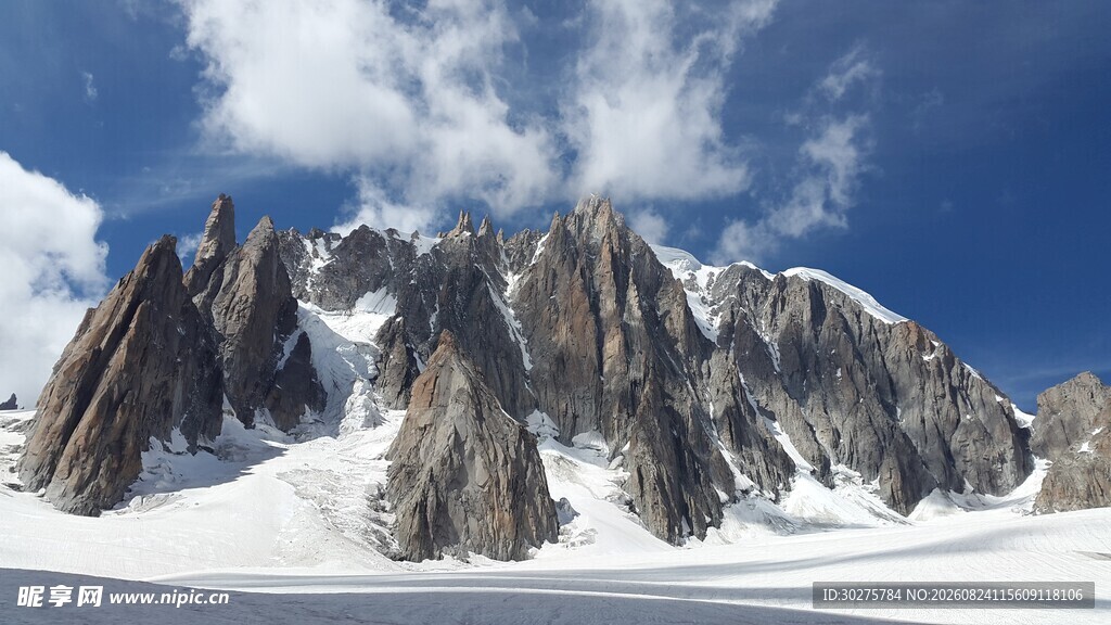 壮丽雪山美景