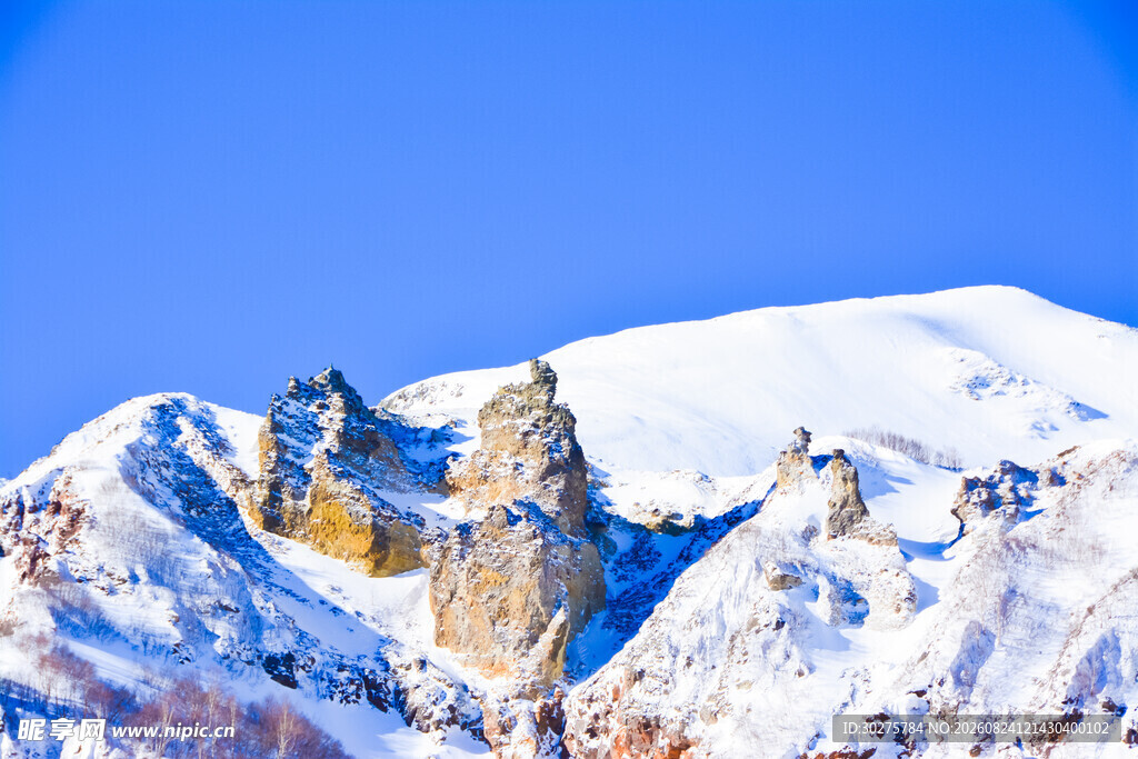 雪山壮丽景致