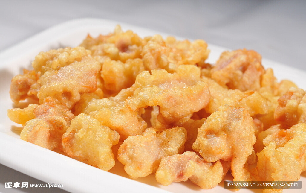 美味虾仁裹粉炸物