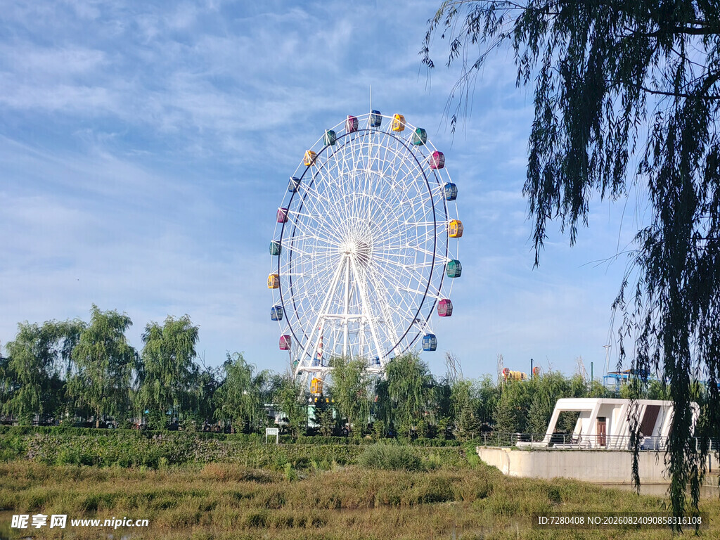 户外摩天轮美景