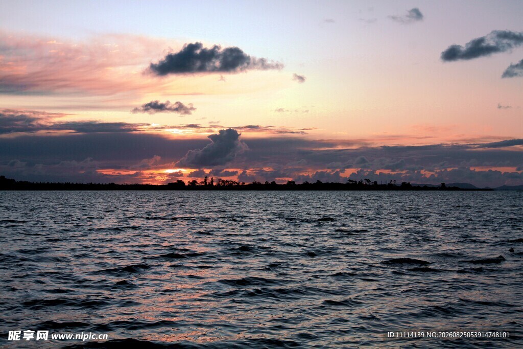 海上日落美景