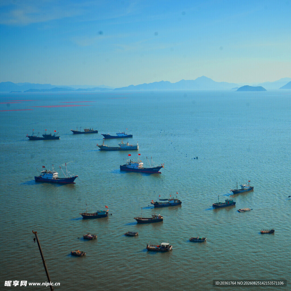 海上渔船群