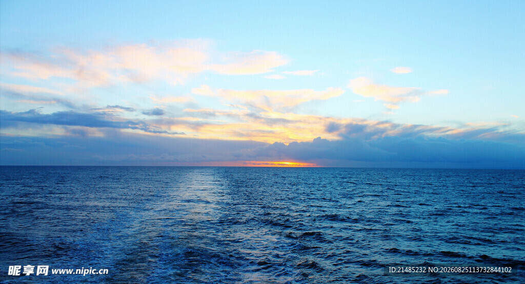 海上日落美景