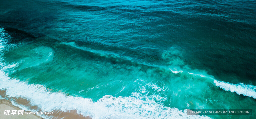 海边蓝绿海浪美景