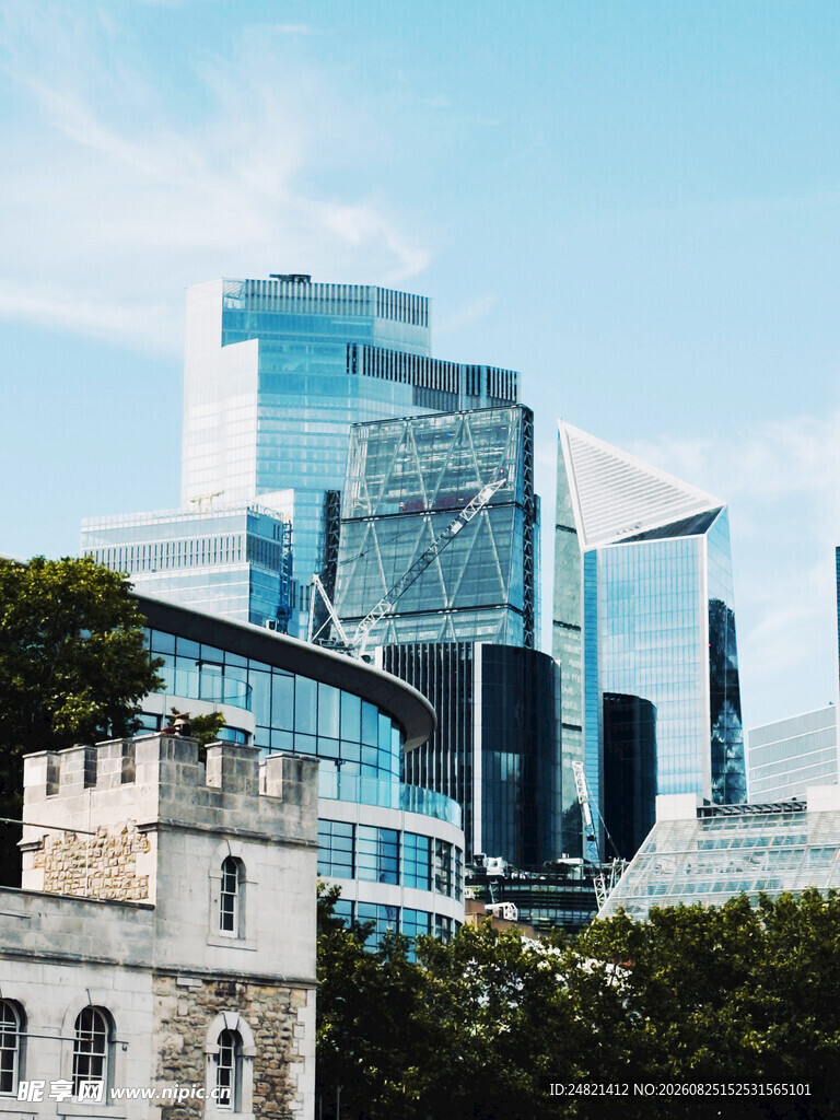 伦敦新旧建筑景观对比
