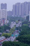 城市道路与林立高楼景观