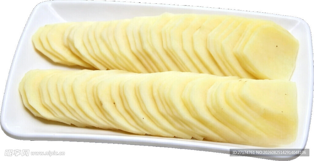 切片土豆整齐摆放在盘中