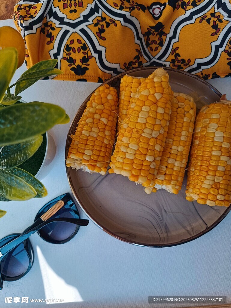 美味玉米摆盘 