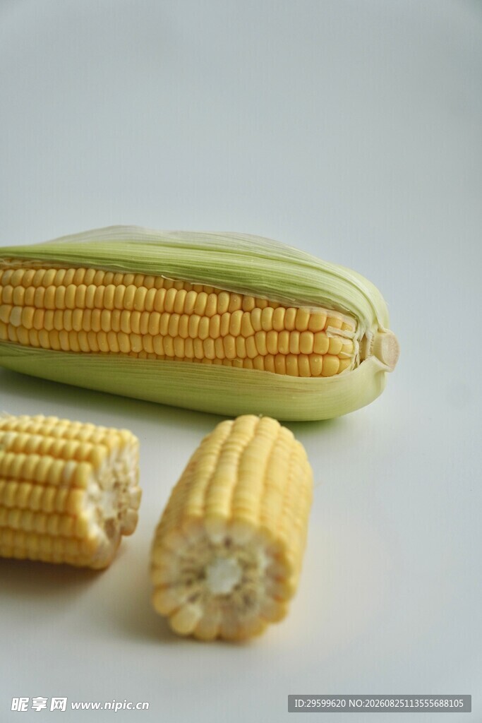 新鲜玉米棒