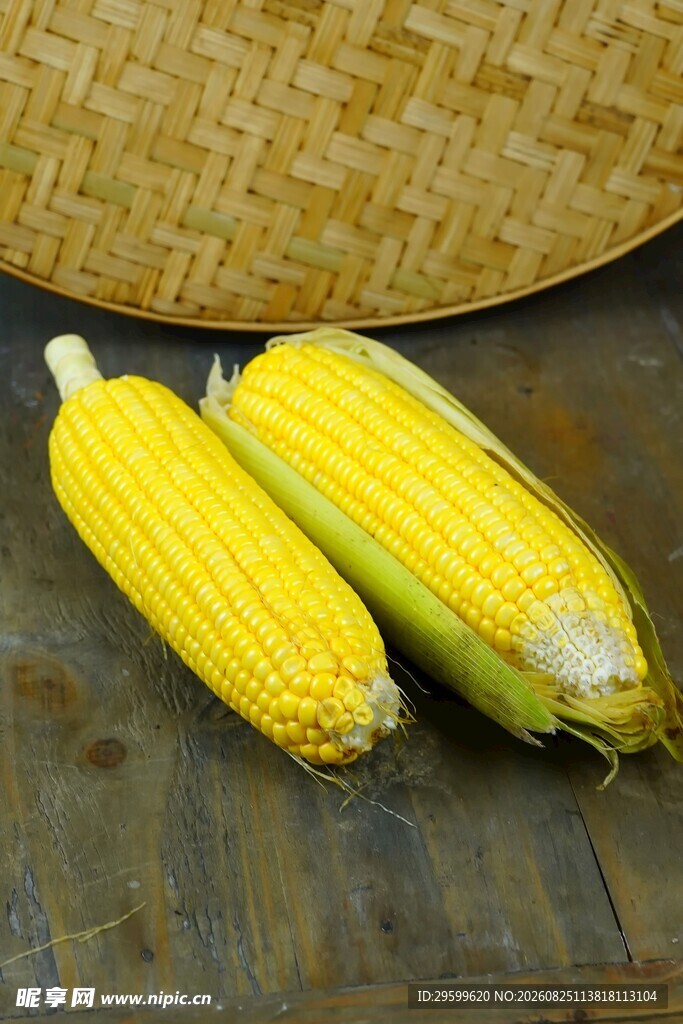 新鲜玉米棒
