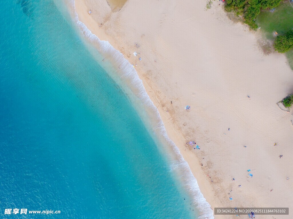美丽海滩俯瞰美景
