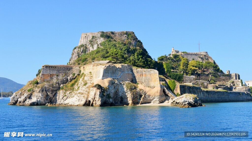 海上古老城堡景观