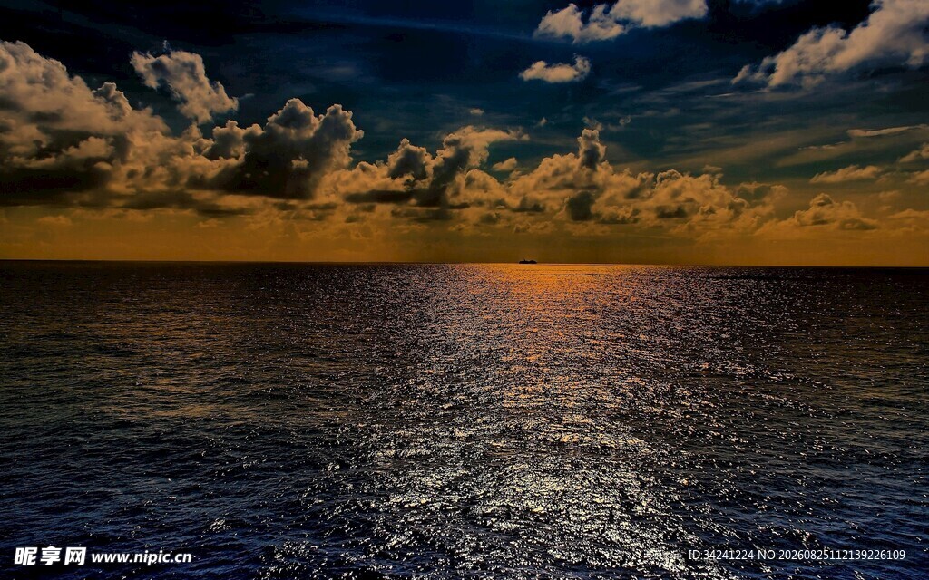 海上日落美景