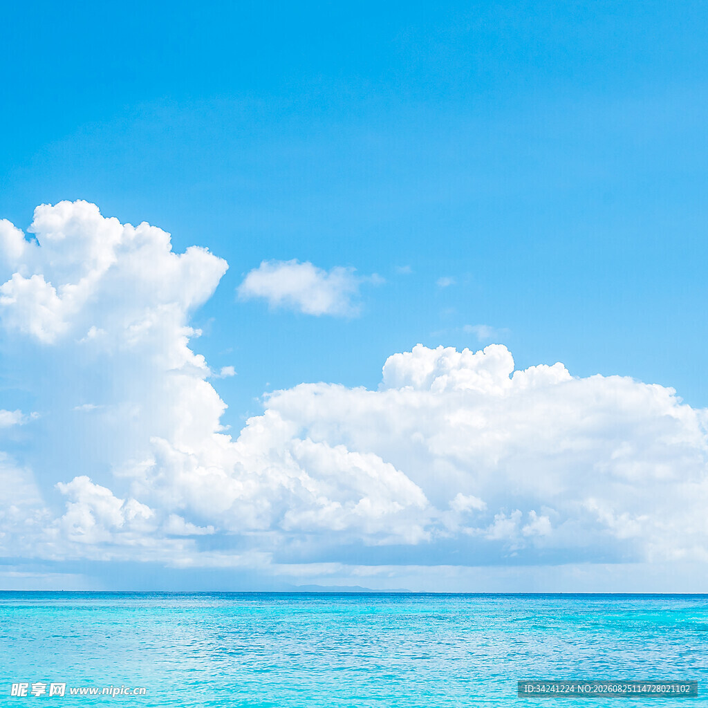碧海蓝天云端下的梦幻海景
