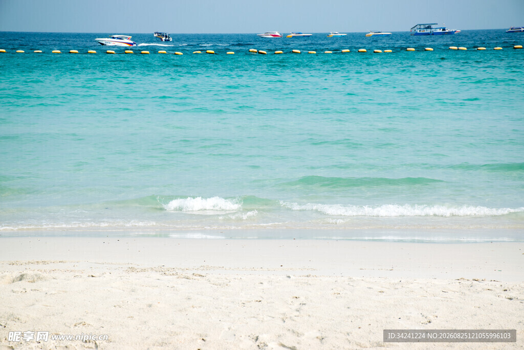 美丽海滨沙滩海景画面