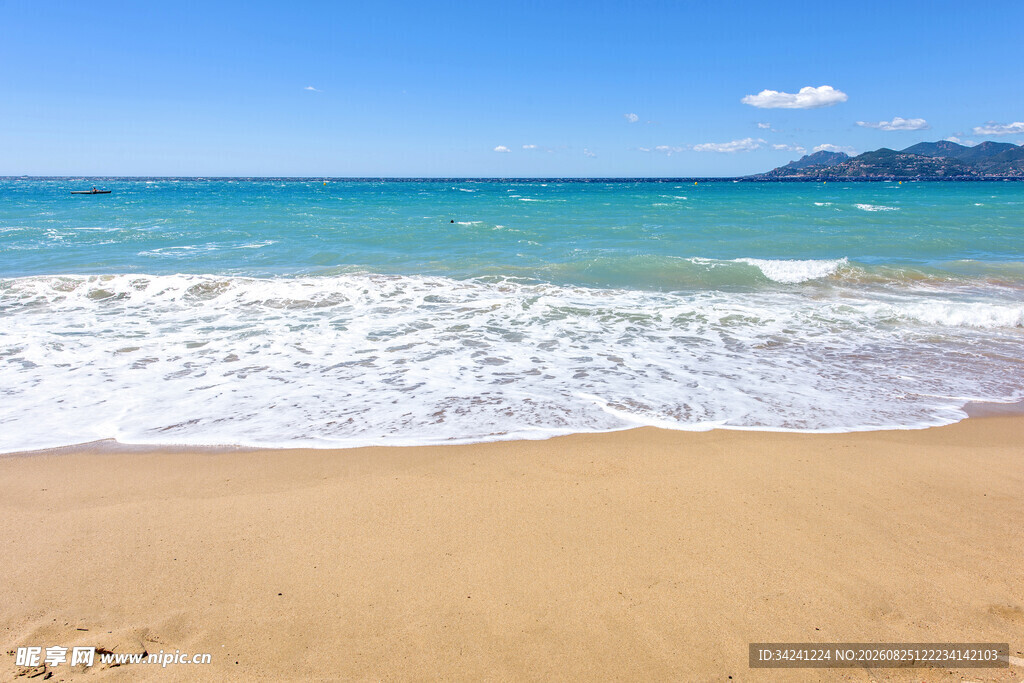 美丽海滨沙滩海浪风景