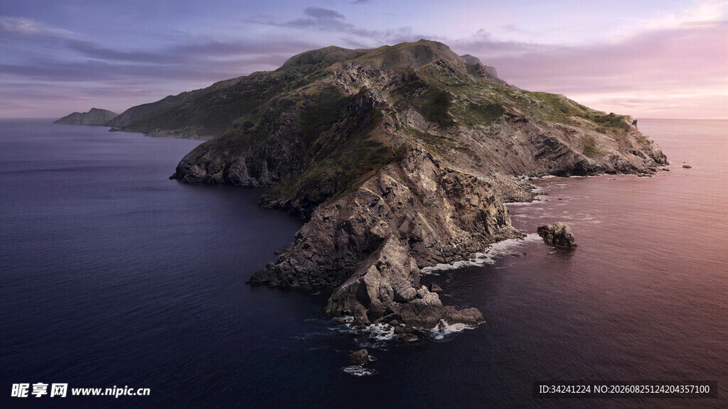 海上孤岛日出美景