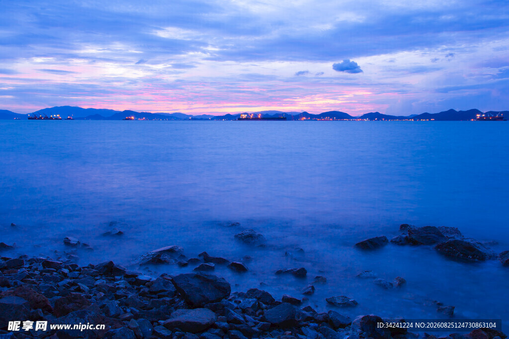 海边黄昏美景宁静海域
