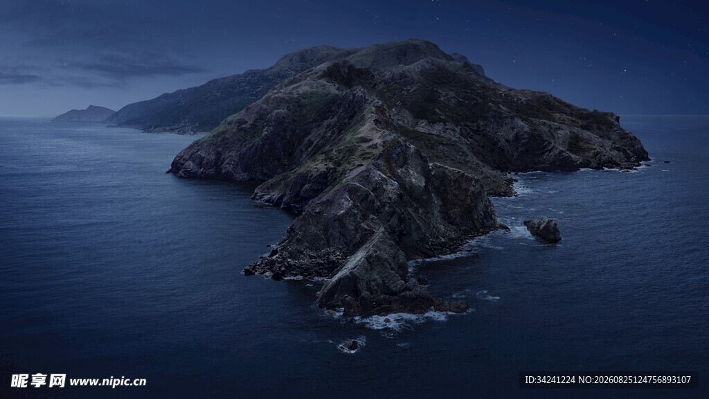 海上孤山夜景