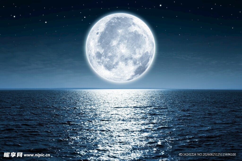 海上明月夜波光映月辉