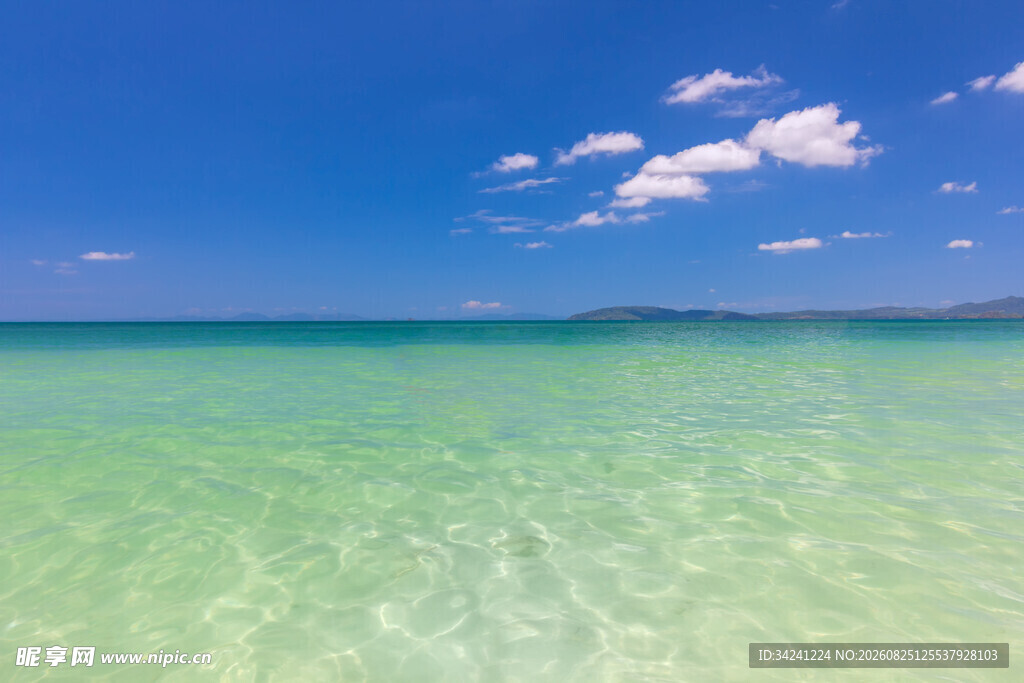 清澈碧海蓝天美丽海景