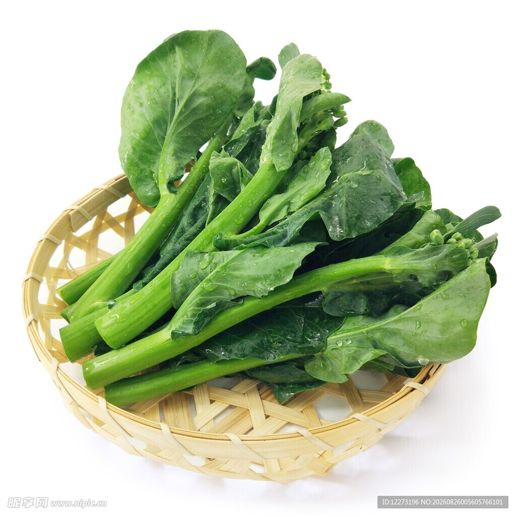 竹篮中的鲜嫩青菜