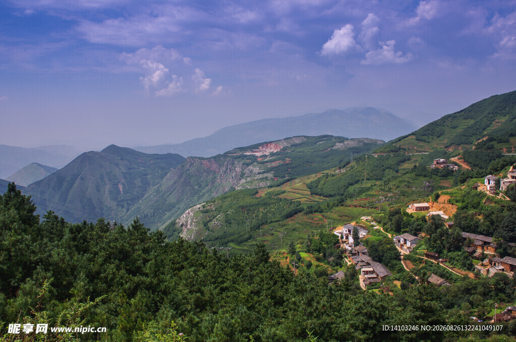 山间村落美景
