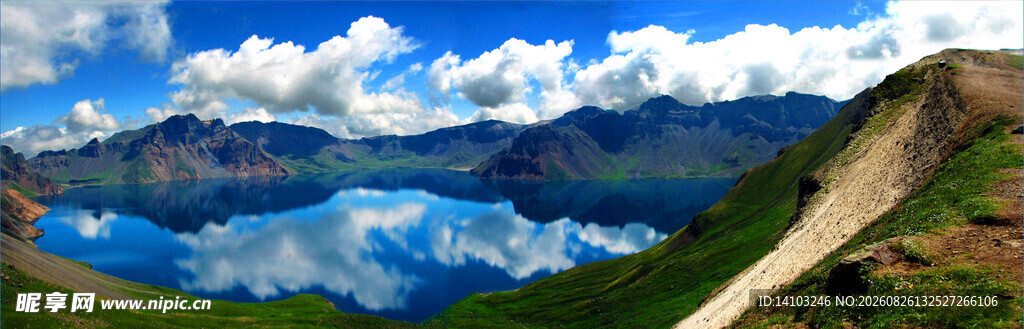 壮丽高山湖泊美景