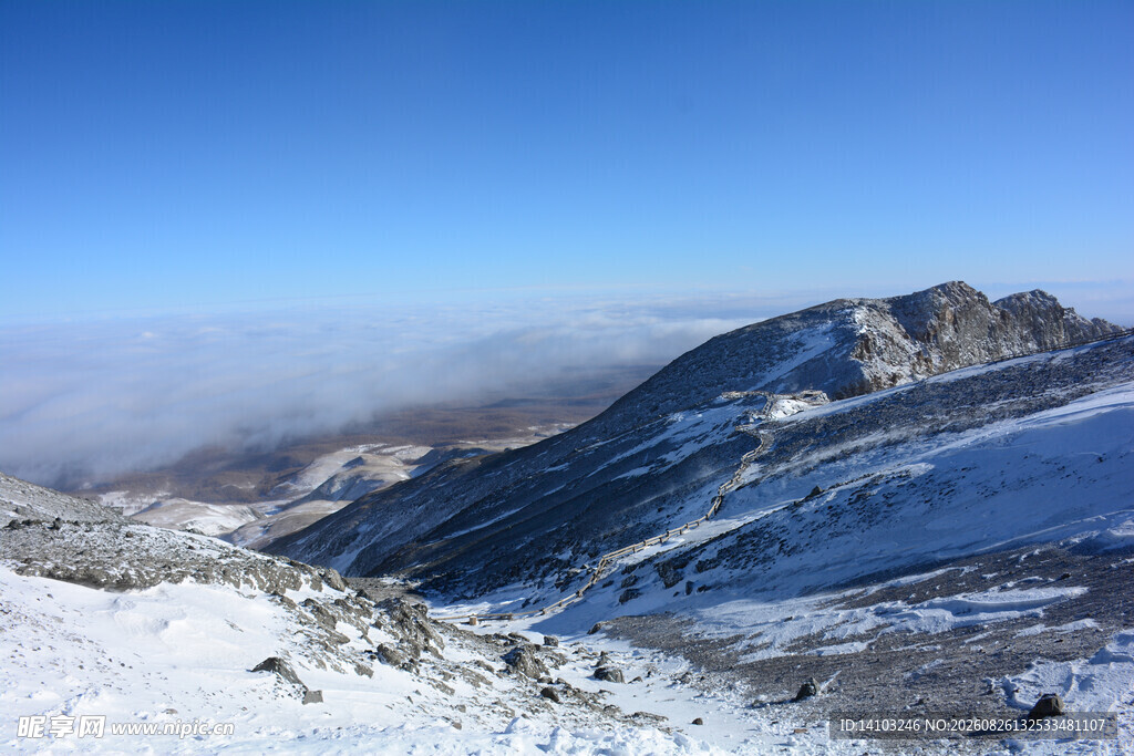 雪山壮丽风光