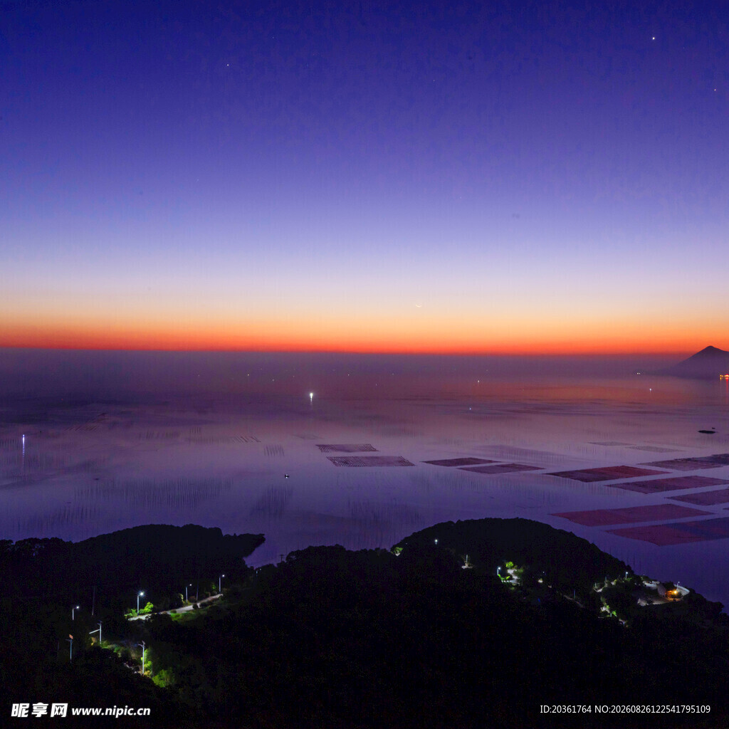 海边黄昏美景俯瞰图
