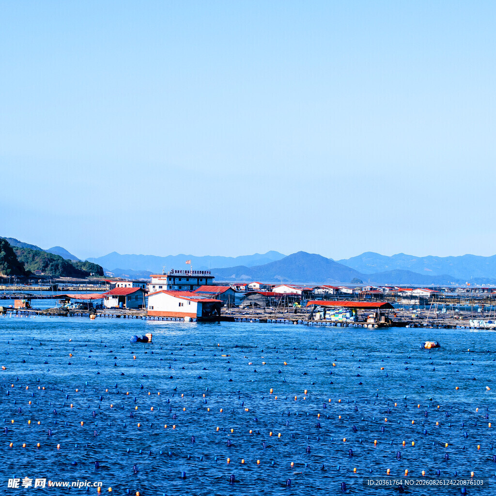 海上渔村美景