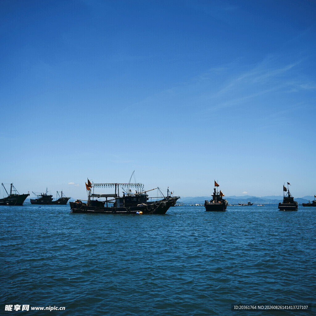 海上渔船群