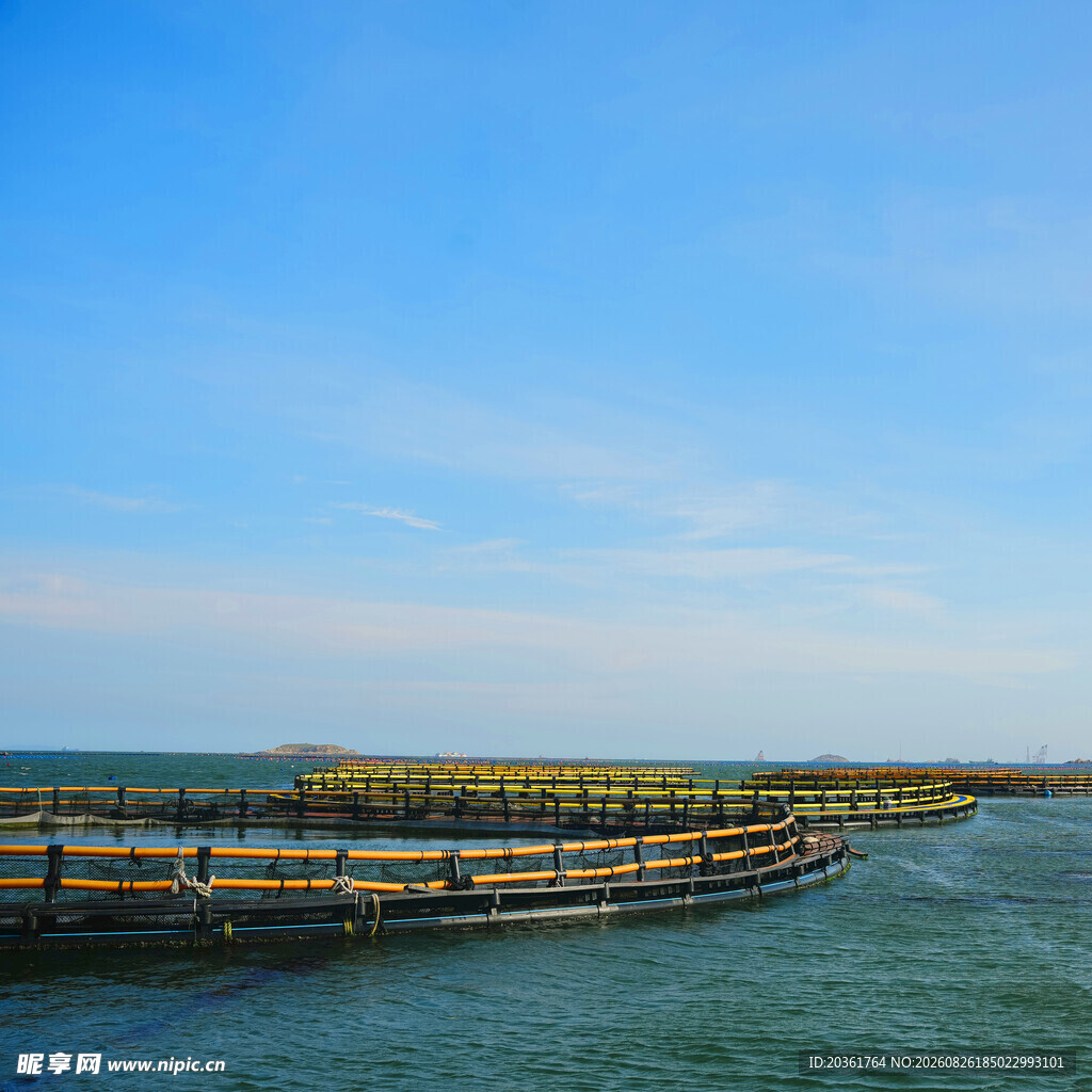 海上养殖区风光