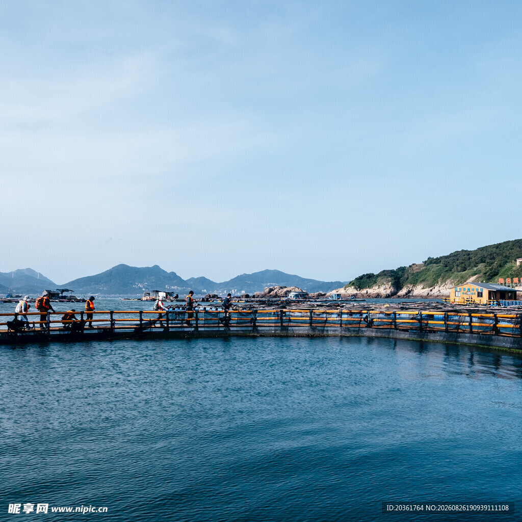 海边栈桥风景如画