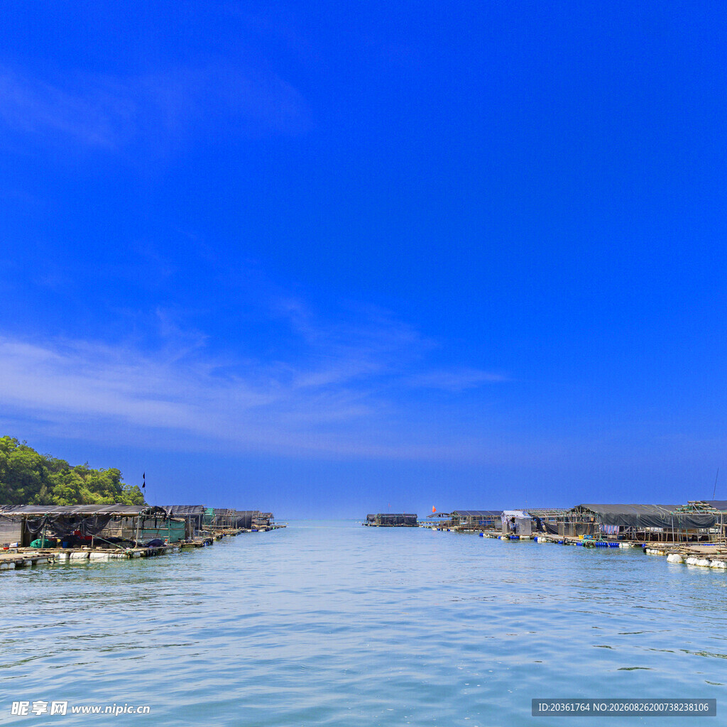 海上渔村美景