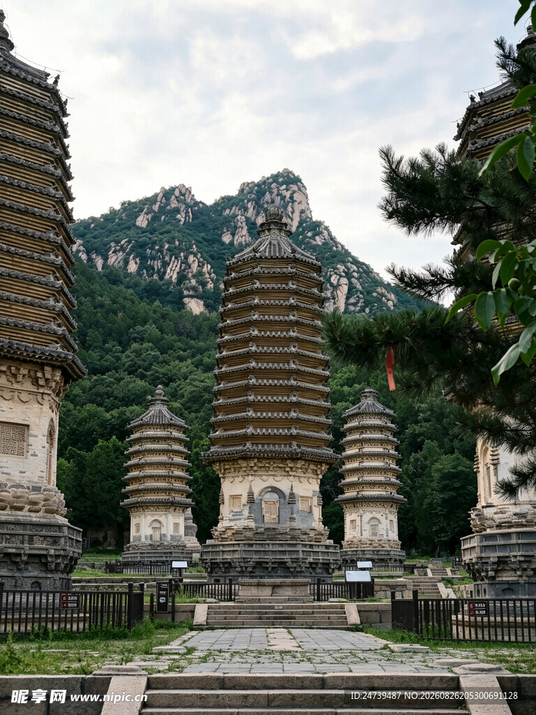 嵩山古塔群古朴历史韵味