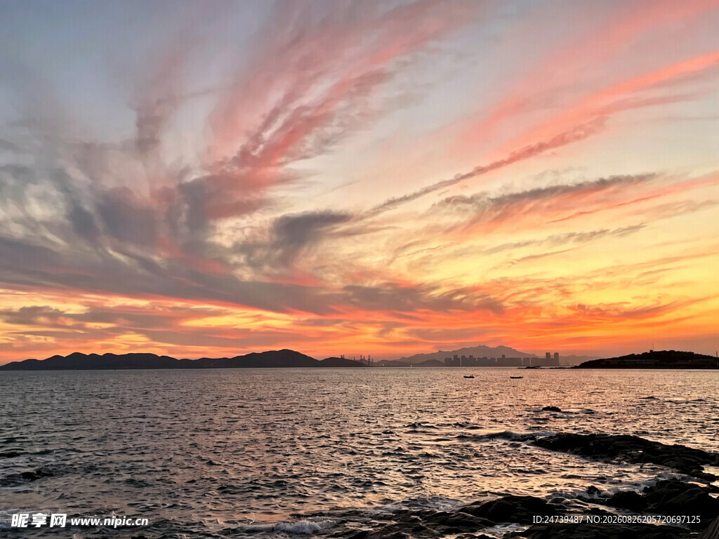 海边绚丽晚霞美景