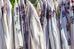 传统刺绣服饰展示