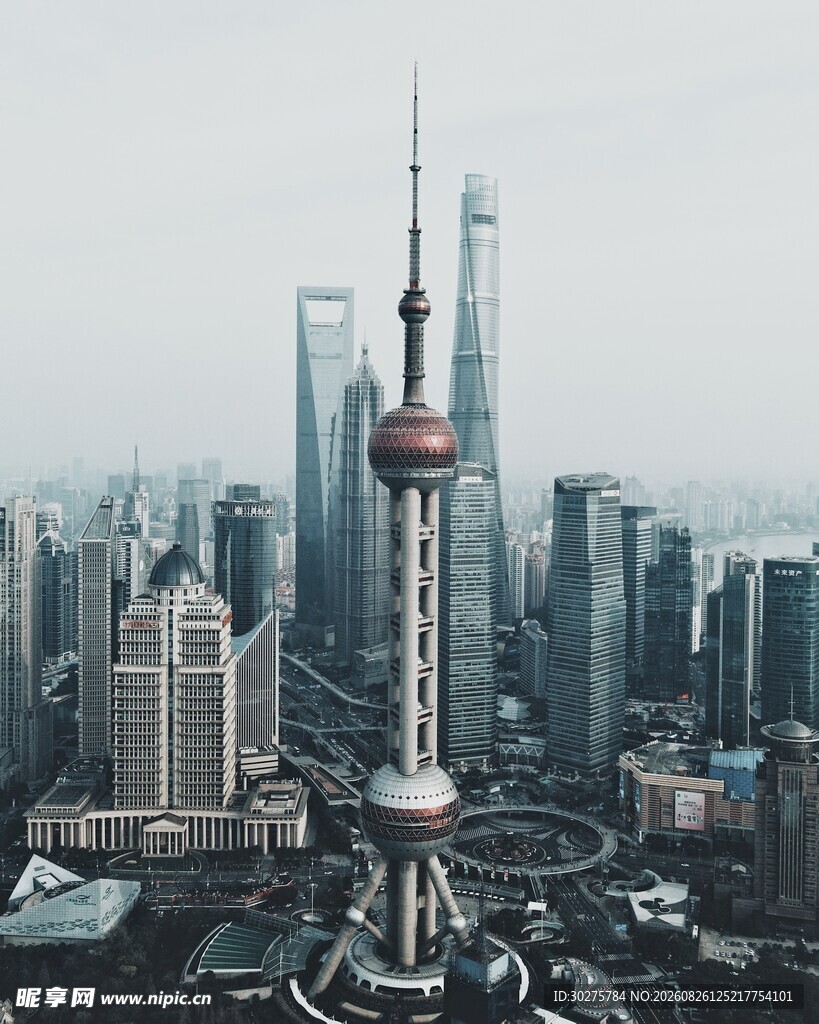 上海陆家嘴繁华城市天际线