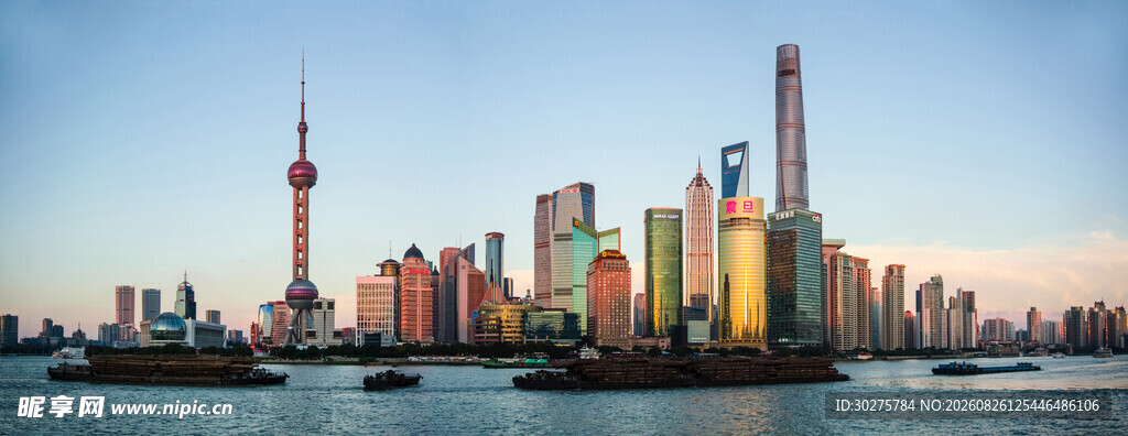 上海外滩璀璨城市天际线