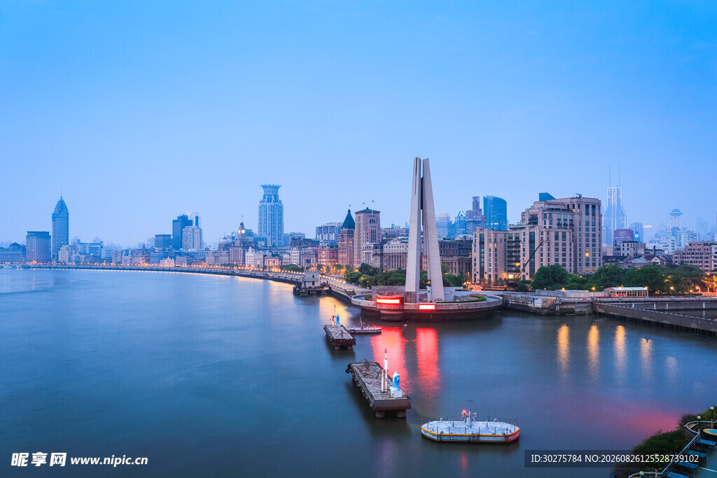 城市河畔夜景风光