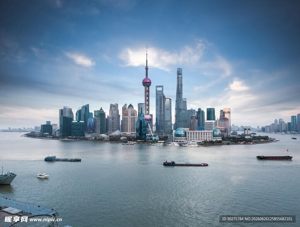上海外滩壮丽城市天际线