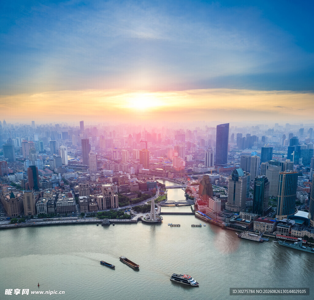 上海外滩璀璨城市天际线